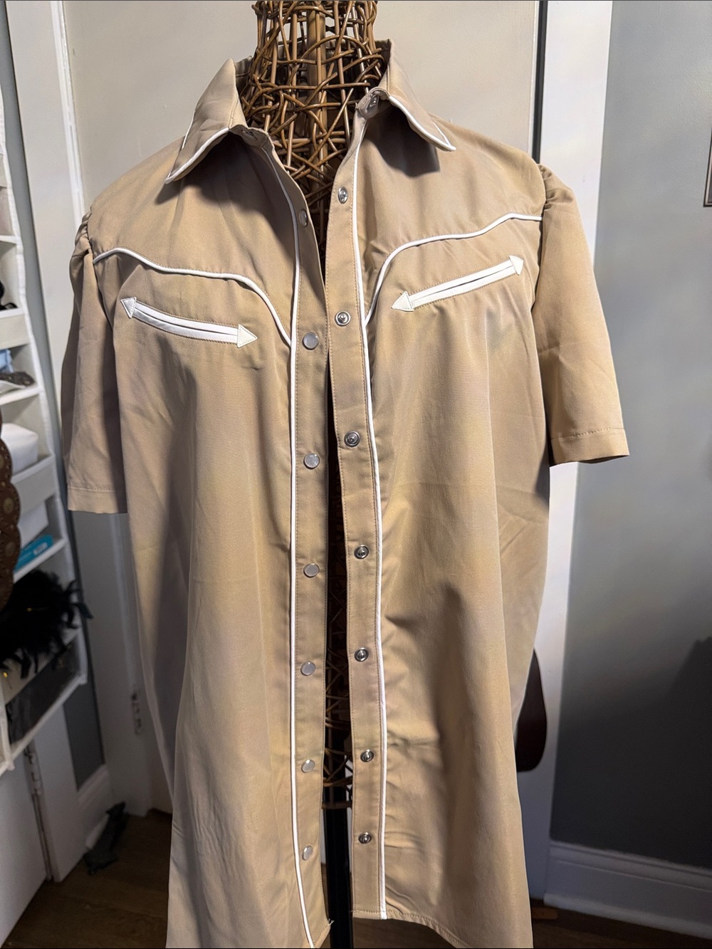 Women’s  Short-Sleeve Western Shirt in Beige with White Trim